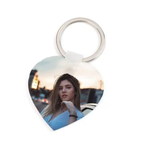 Breloc inimă din plastic – ideal pentru personalizare