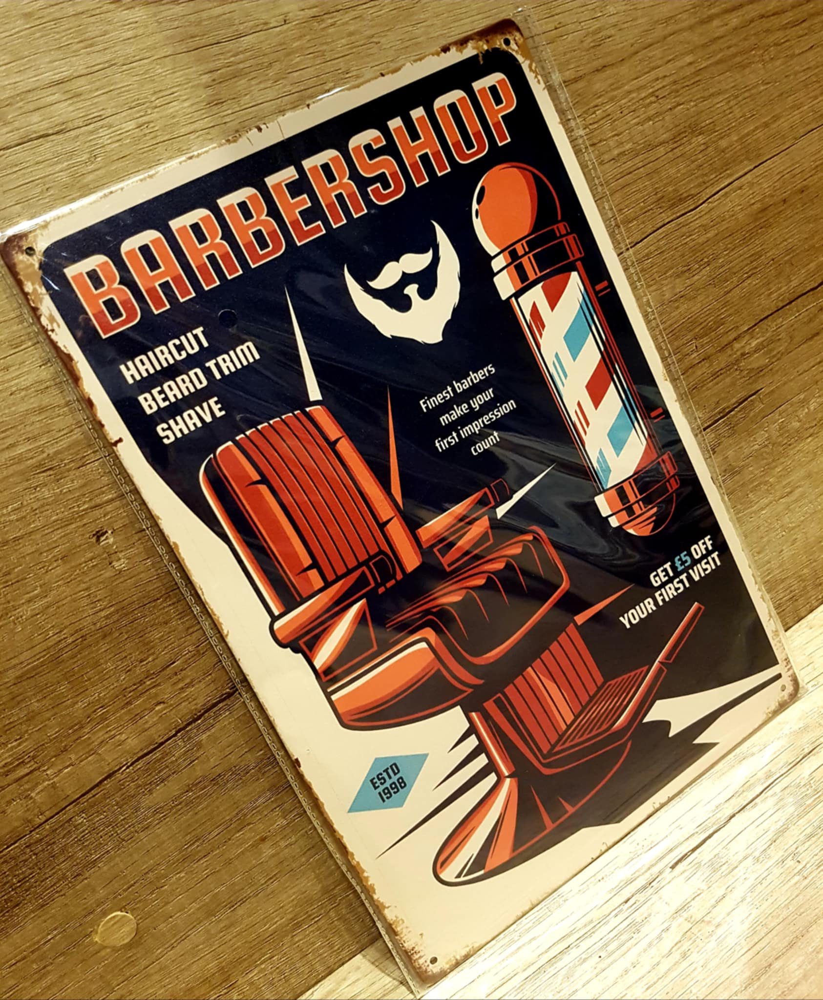 Plachetă decorativă din metal - Barber Shop